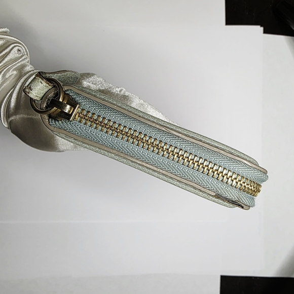 Chloe Long Wallet Zipper Around - Picture 3 of 11